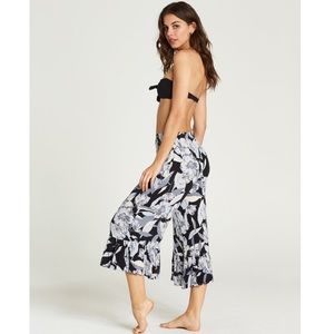 🔥🔥BILLABONG - FLORAL CROP PANT🔥🔥